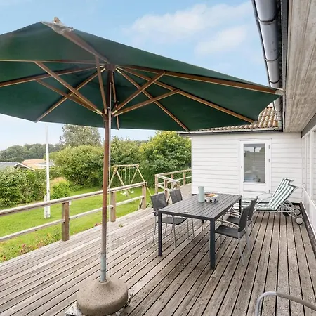 Holiday home 3 Bedroom Lovely In Augustenborg Asserballeskov