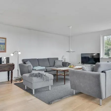 3 Bedroom Lovely In Augustenborg